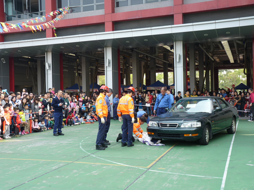 2014年1月12日，元朗区防火安全嘉年华暨消防局救护站开放日。
